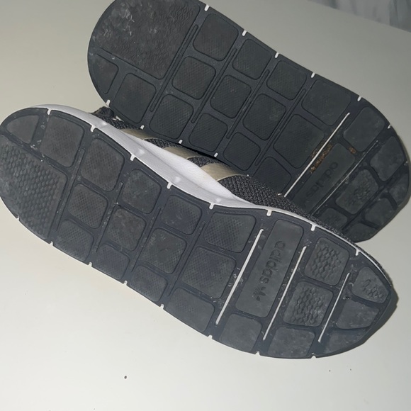 Grey and Gold Adidas swift runners - Picture 4 of 5